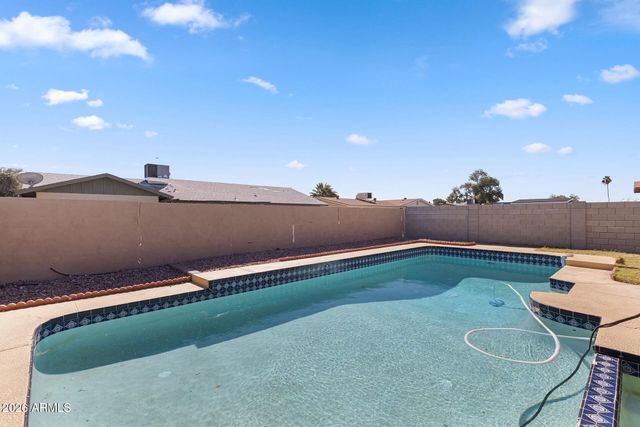 4569 W SHAW BUTTE Drive, Glendale, AZ 85304