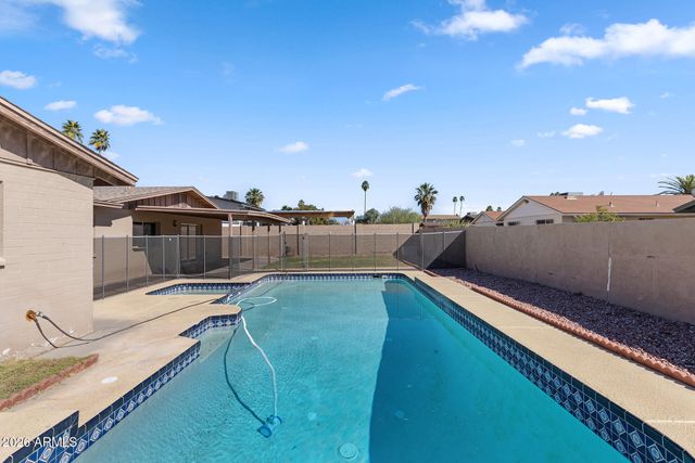 4569 W SHAW BUTTE Drive, Glendale, AZ 85304