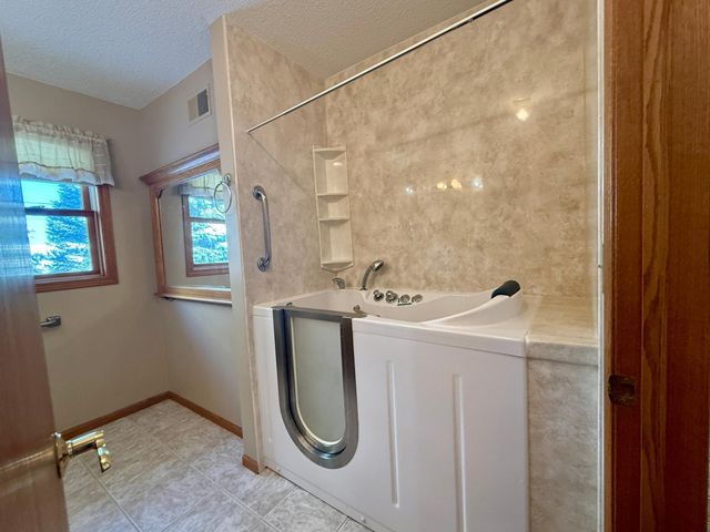 236 Wilson Street, Alden, MN 56009