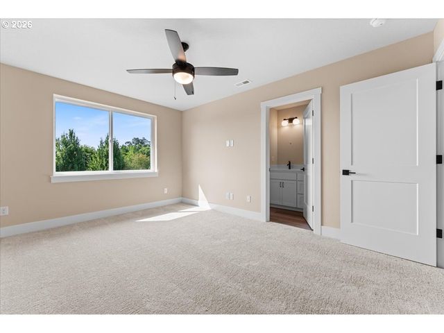 13144 SEASONS Ln, Oregon City, OR 97045