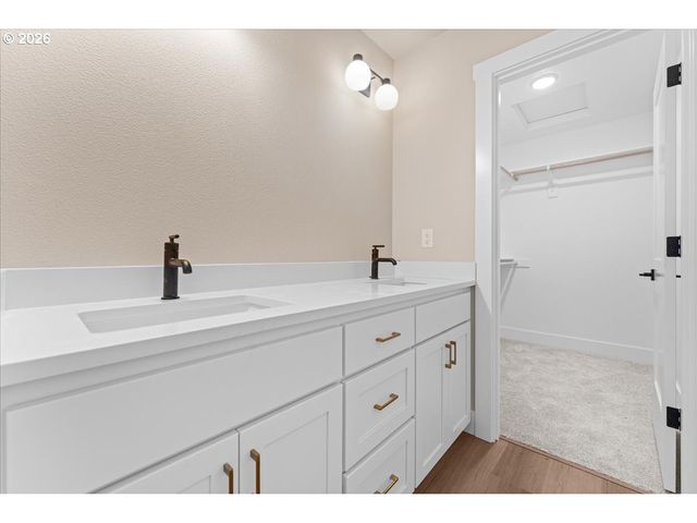13144 SEASONS Ln, Oregon City, OR 97045