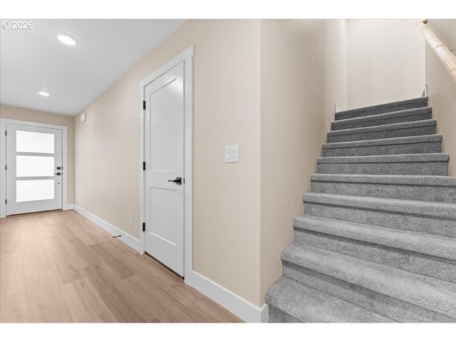 13144 SEASONS Ln, Oregon City, OR 97045