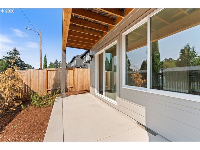 13144 SEASONS Ln, Oregon City, OR 97045