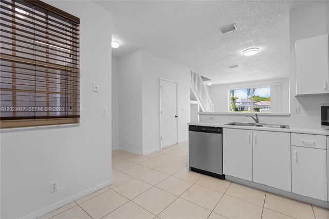 3818 San Simeon Cir, Weston, FL 33331