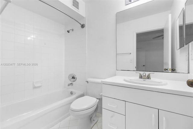 3818 San Simeon Cir, Weston, FL 33331