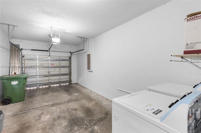 3818 San Simeon Cir, Weston, FL 33331