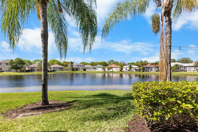 3818 San Simeon Cir, Weston, FL 33331