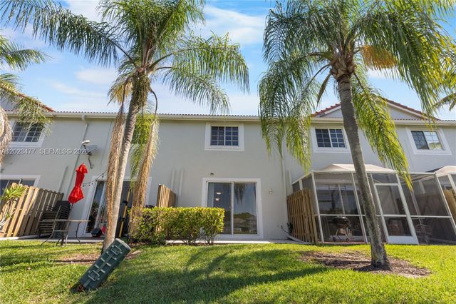 3818 San Simeon Cir, Weston, FL 33331
