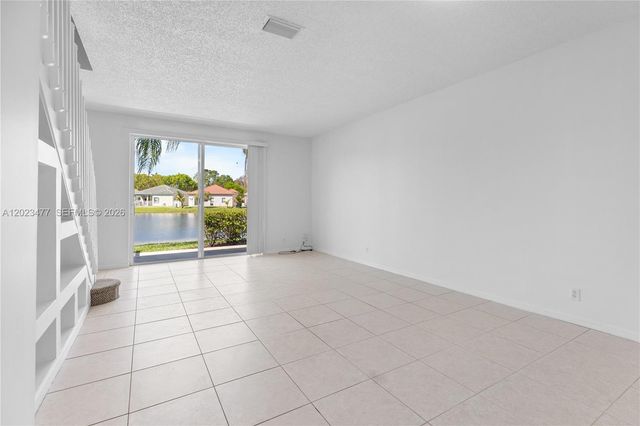 3818 San Simeon Cir, Weston, FL 33331