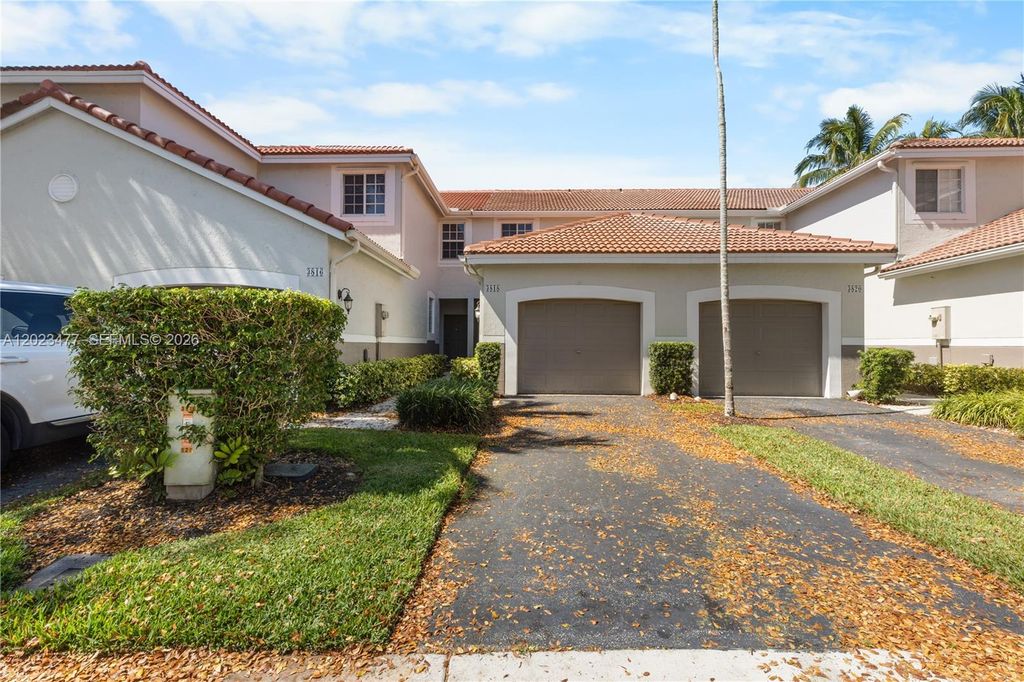 3818 San Simeon Cir, Weston, FL 33331