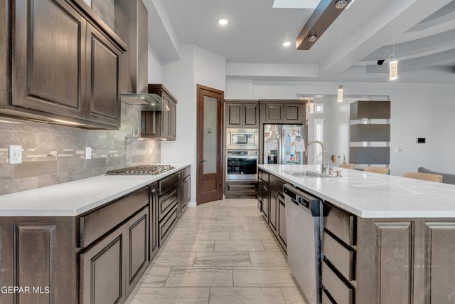 1160 STOKE Street, El Paso, TX 79928