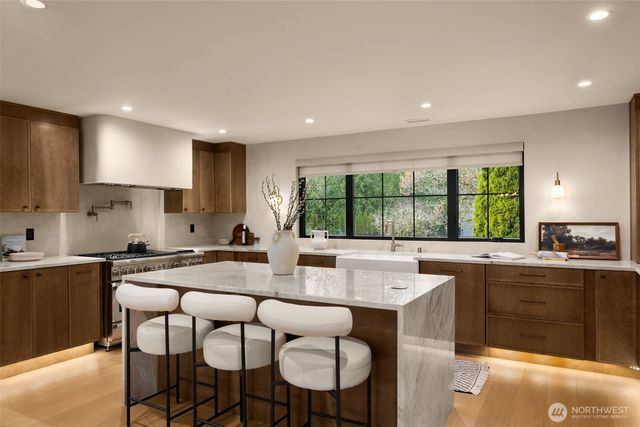 25145 SE Tiger Mountain Road, Issaquah, WA 98027