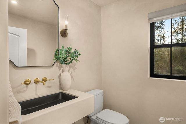 25145 SE Tiger Mountain Road, Issaquah, WA 98027