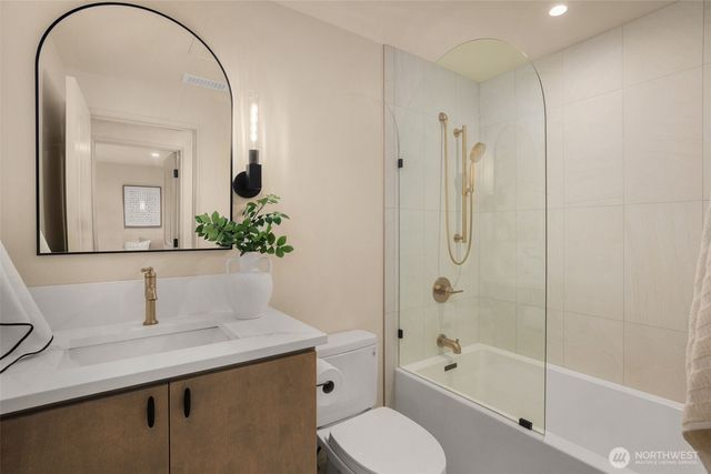 25145 SE Tiger Mountain Road, Issaquah, WA 98027