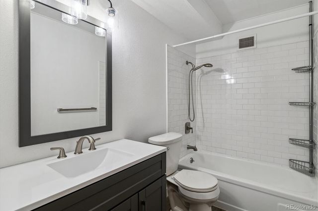 585 S Alton Way 12B, Denver, CO 80247