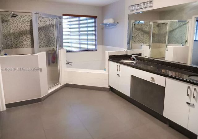 6814 NW 107th Pl 0, Doral, FL 33178