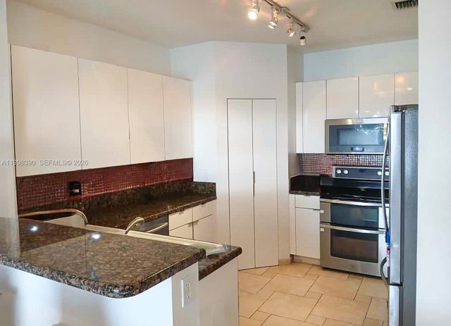 6814 NW 107th Pl 0, Doral, FL 33178