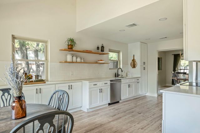 1004 Lime Rock DR, Round Rock, TX 78681