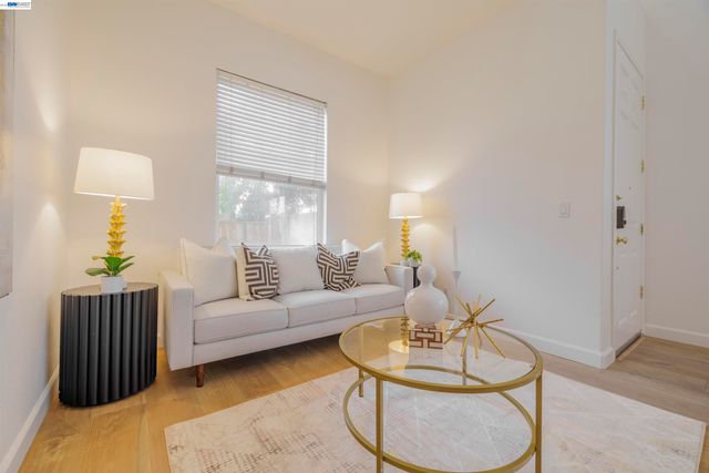 2849 Chocolate St, Pleasanton, CA 94588