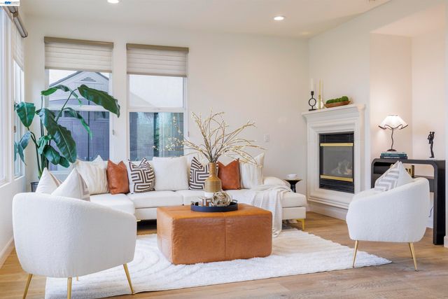 2849 Chocolate St, Pleasanton, CA 94588