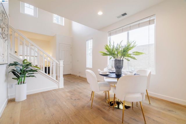 2849 Chocolate St, Pleasanton, CA 94588