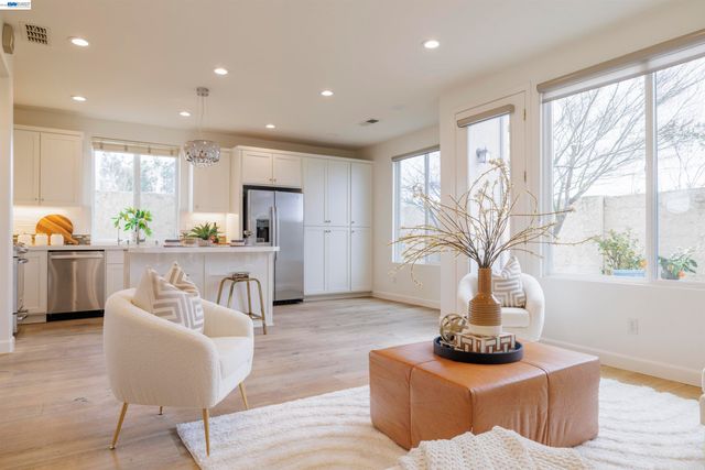 2849 Chocolate St, Pleasanton, CA 94588