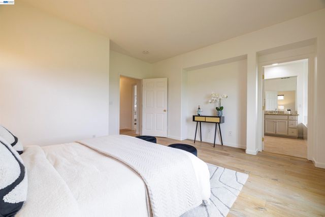 2849 Chocolate St, Pleasanton, CA 94588