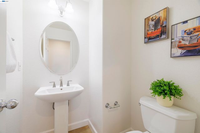 2849 Chocolate St, Pleasanton, CA 94588