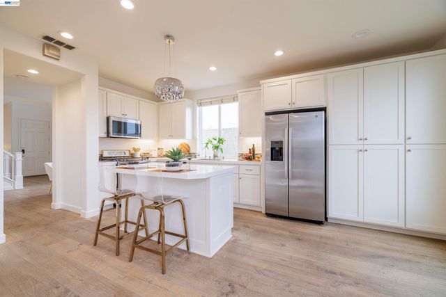 2849 Chocolate St, Pleasanton, CA 94588