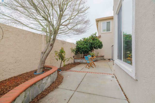 2849 Chocolate St, Pleasanton, CA 94588