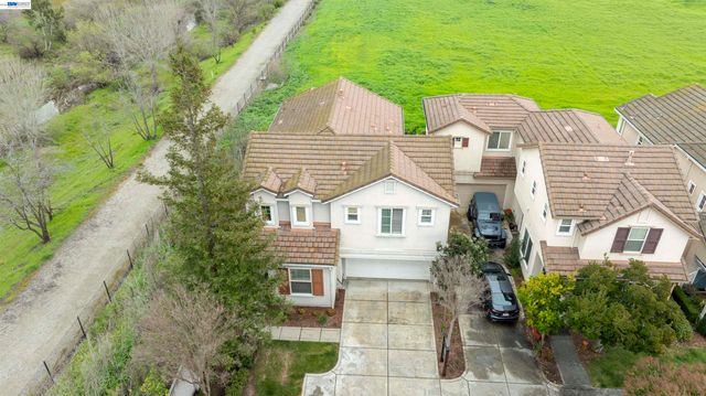 2849 Chocolate St, Pleasanton, CA 94588