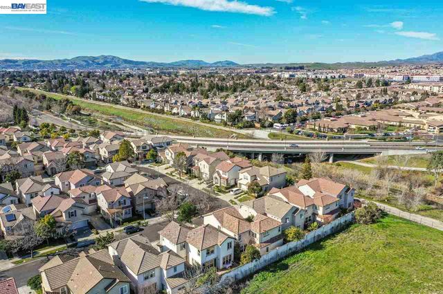 2849 Chocolate St, Pleasanton, CA 94588