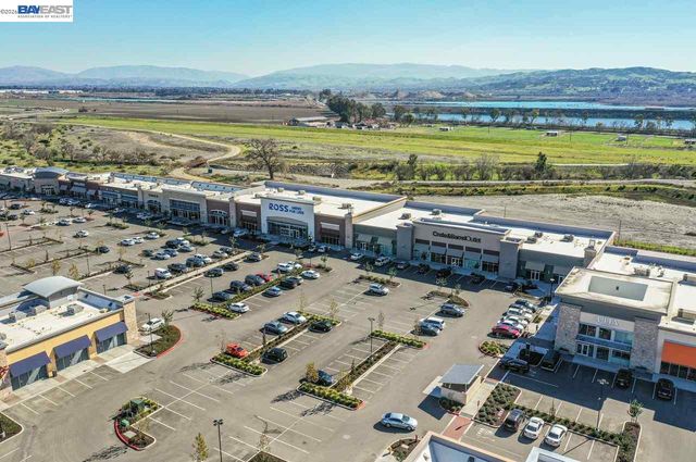 2849 Chocolate St, Pleasanton, CA 94588