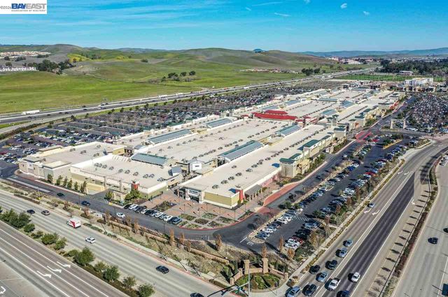 2849 Chocolate St, Pleasanton, CA 94588