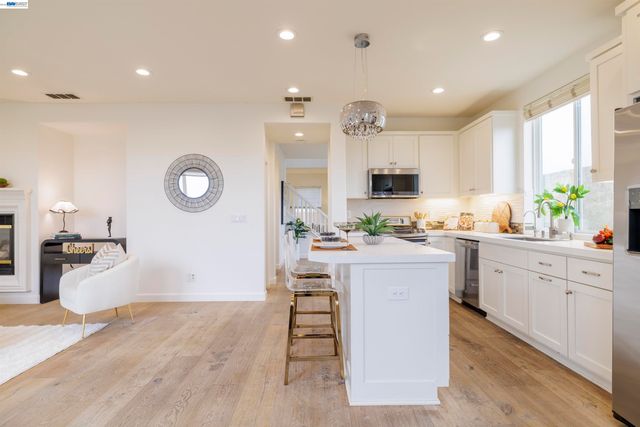 2849 Chocolate St, Pleasanton, CA 94588