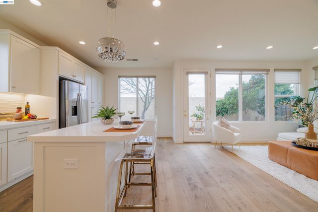 2849 Chocolate St, Pleasanton, CA 94588