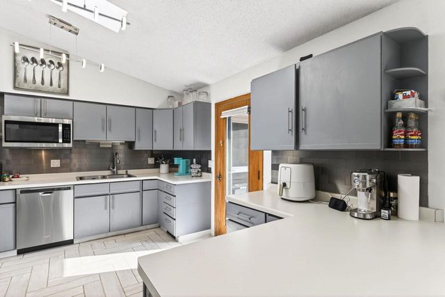 115 West Ridge Circle, Cambridge, WI 53523