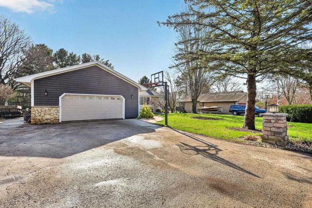 115 West Ridge Circle, Cambridge, WI 53523