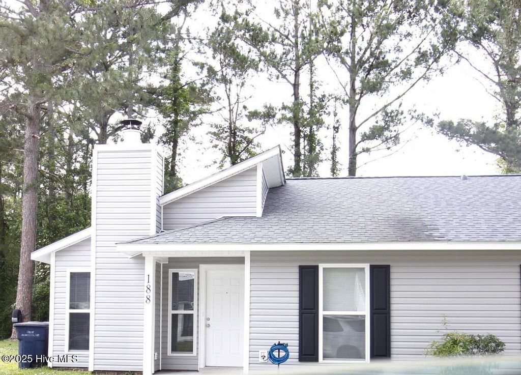 188 Village Circle, Jacksonville, NC 28546