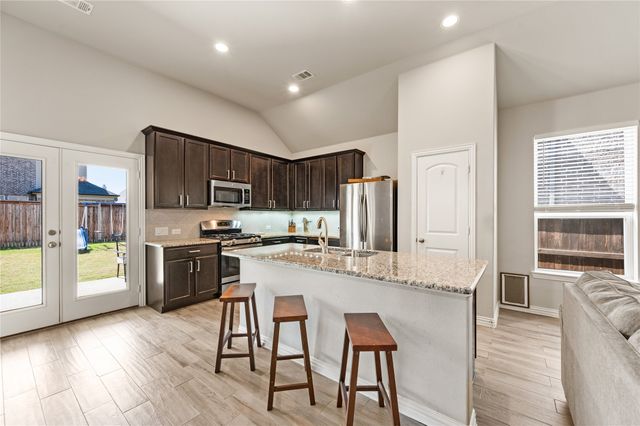 616 Chippewa Way, Aubrey, TX 76227