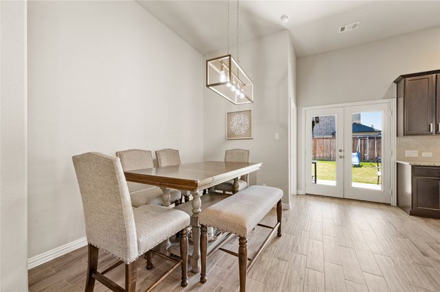 616 Chippewa Way, Aubrey, TX 76227