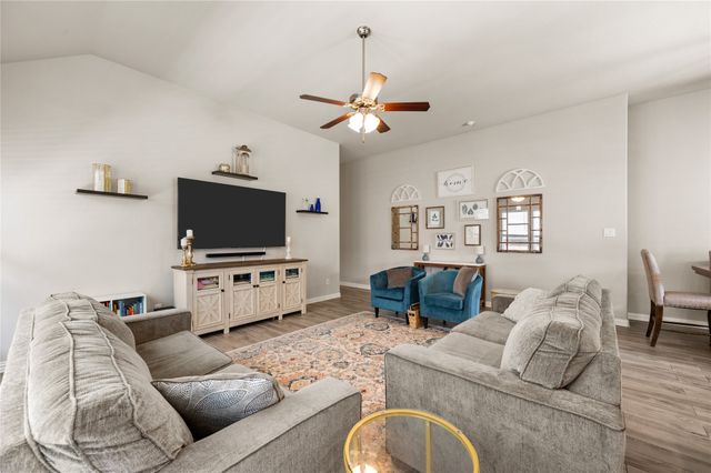 616 Chippewa Way, Aubrey, TX 76227