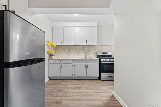 230 Pelham Road 4L, New Rochelle, NY 10805