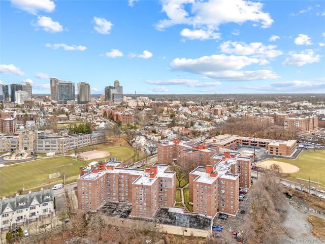 230 Pelham Road 4L, New Rochelle, NY 10805