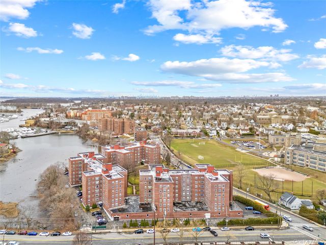 230 Pelham Road 4L, New Rochelle, NY 10805