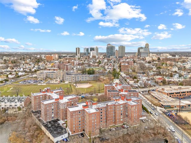 230 Pelham Road 4L, New Rochelle, NY 10805