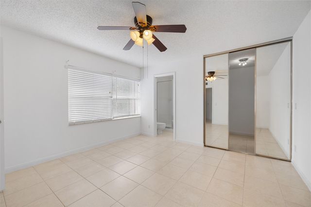 5203 Wheatley Ct, Boynton Beach, FL 33436