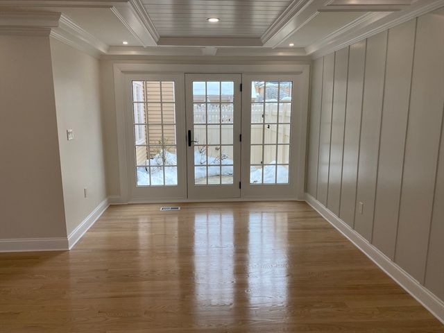 19 Oakland Avenue 19, Needham, MA 02492