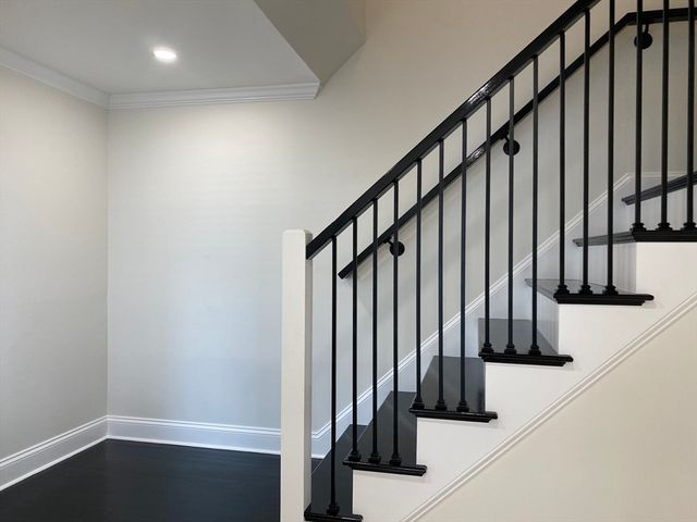 19 Oakland Avenue 19, Needham, MA 02492