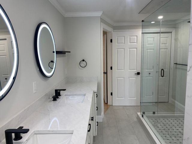 19 Oakland Avenue 19, Needham, MA 02492